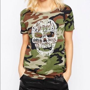 Camo tee with skull logo